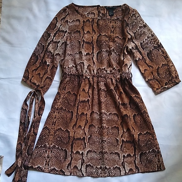 H&M Dress 100% polyester  size 4 - Picture 2 of 5